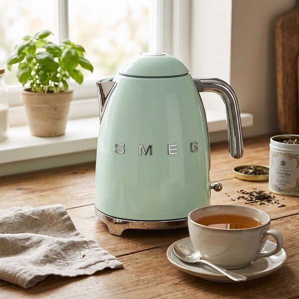 Светлозелена електрическа кана 1,7 l 50's Retro Style – SMEG-image-1