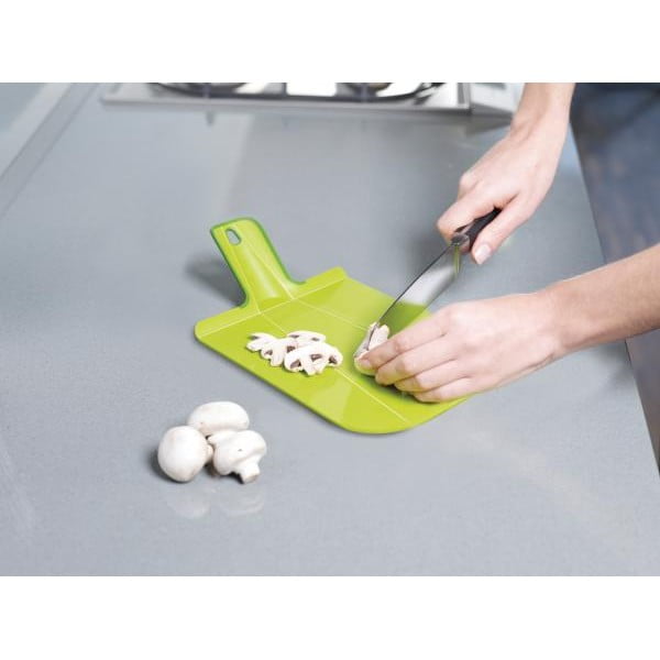 Zelené krájecí prkénko Joseph Joseph Chop2Pot Mini, délka 17 cm-image-1