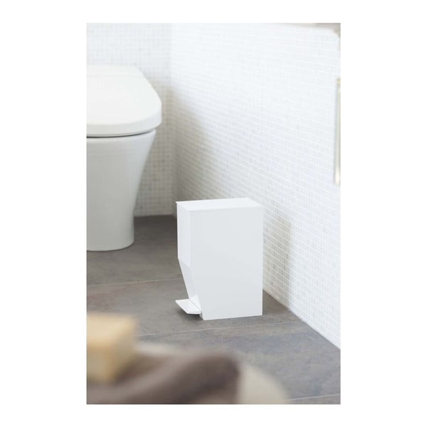 Бяло пластмасово кошче за боклук с педал 3,9 l Tower – YAMAZAKI-image-1