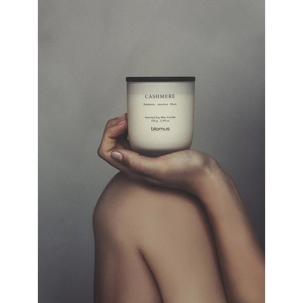 Ароматна свещ от соев восък време на горене 35 час Tuoksu Cashmere – Blomus-image-3