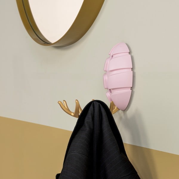 Светлорозова/ в златист цвят стенна пластмасова кука Bug – Spinder Design-image-4