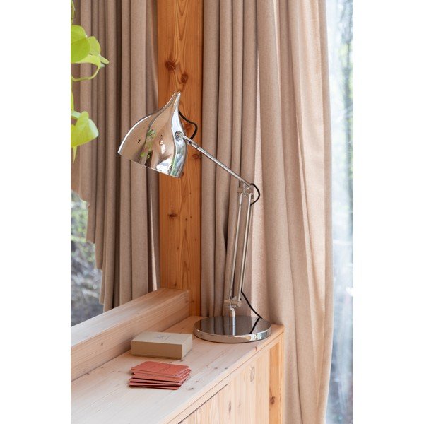 Метална настолна лампа с огъваща се структура в сребрист цвят с метален абажур (височина 37 cm) Reader – Zuiver-image-3