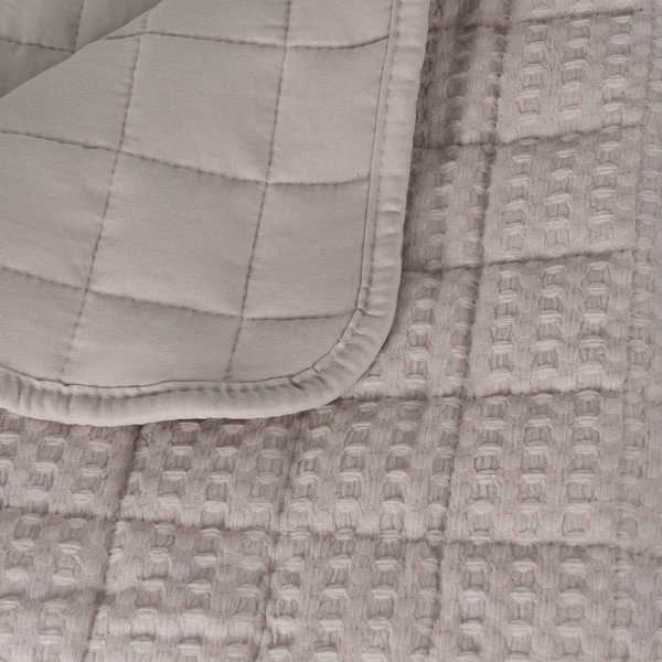 Бежово капитонирано покривало за легло 240x260 cm – Ixia-image-1