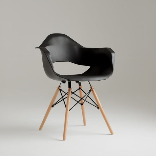 Černá židle s dřevěnými nohami Match Arms