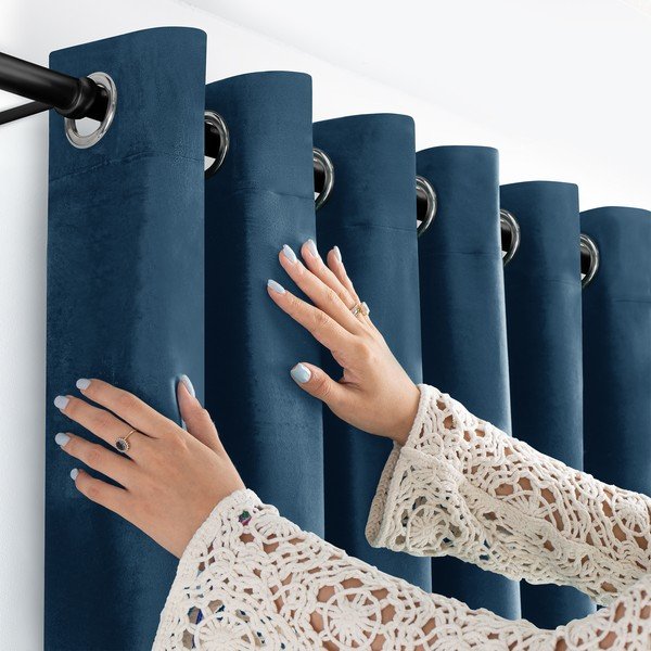 Синя затъмняваща завеса 140x175 cm Velto – Filumi-image-3