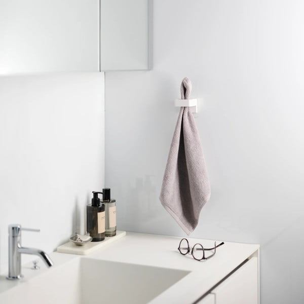 Бял пластмасов мултифункционален държач Film Hook – YAMAZAKI-image-3