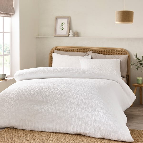 Бяло единично  крепово спално бельо 135x200 cm Crinkle Seersucker – Catherine Lansfield-image-1