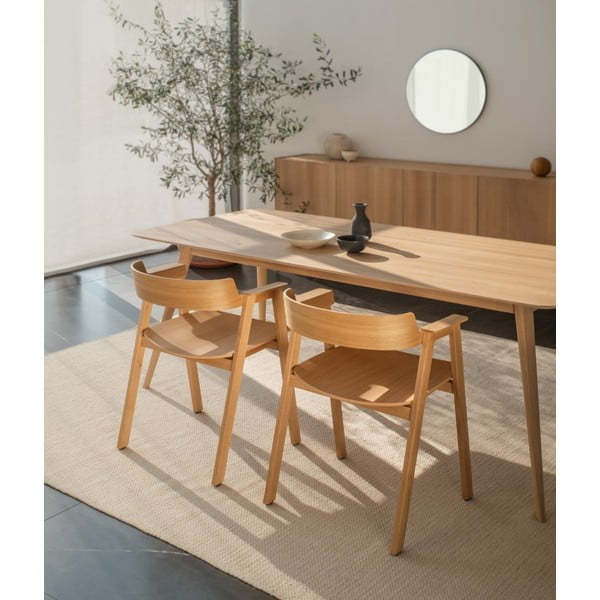 Кожен трапезен стол с подлакътници в кафяв и естествен цвят Flip – Gazzda-image-1