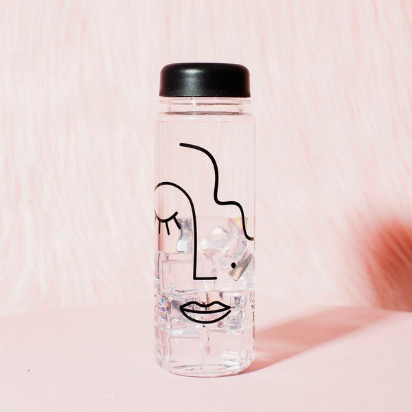 Бутилка за вода с черна капачка Abstract Faces - Sass & Belle-image-1