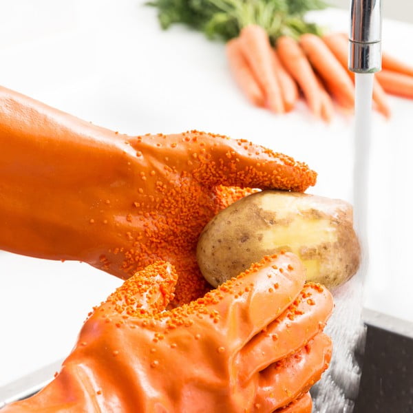 Оранжеви ръкавици за почистване на зеленчуци - InnovaGoods
