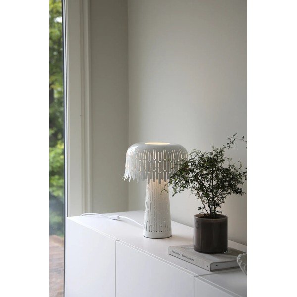 Бяла настолна лампа с метален абажур (височина 38 cm) Verbera – Markslöjd-image-1