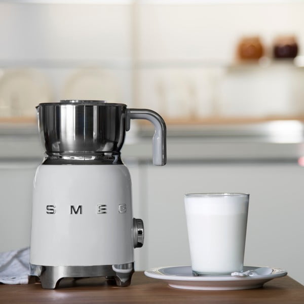 Бял електрически миксер за мляко Retro Style – SMEG-image-1