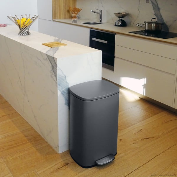 Тъмносиво стоманено кошче за боклук с педал 50 l   Akira – Spirella-image-1