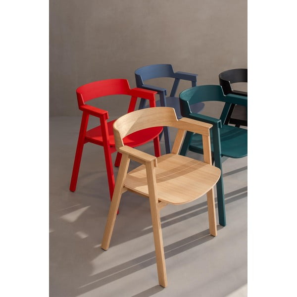 Син трапезен стол с подлакътници от масивен дъб Flip – Gazzda-image-3