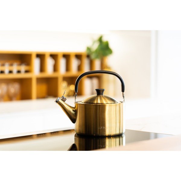 Чайник от неръждаема стомана в златист цвят1,5 l Diamante – Vialli Design-image-2
