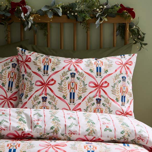 Единично  спално бельо в естествен цвят 135x200 cm Christmas Nutcracker Bows – Catherine Lansfield-image-2