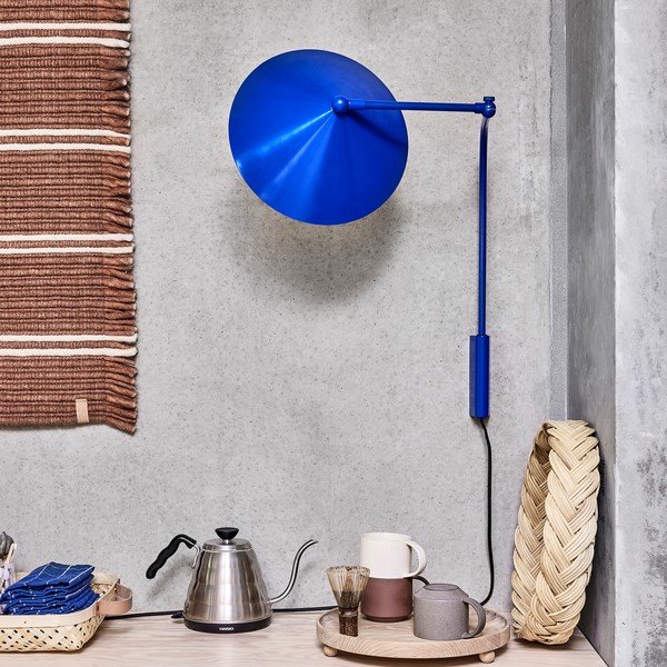 Синя метална стенна лампа за контакт Kasa – OYOY Living Design-image-1