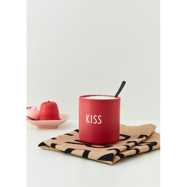 Червена порцеланова чаша , 300 ml Kiss - Design Letters-image-1
