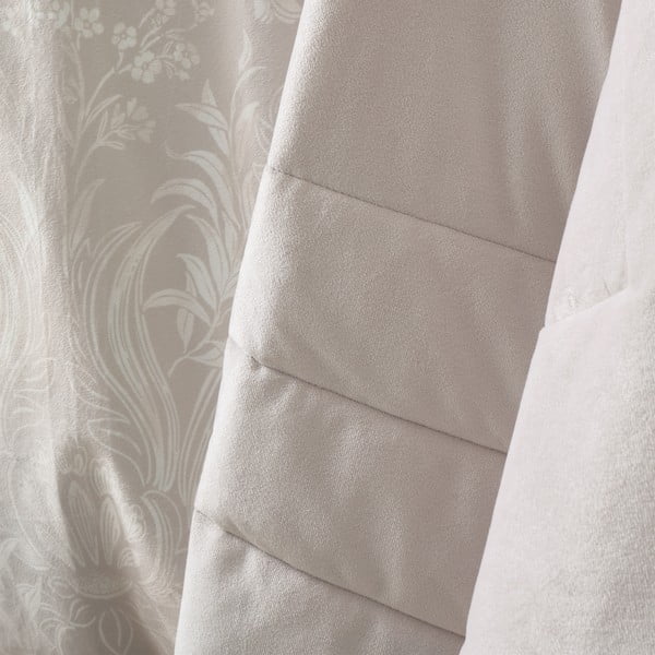 Кремаво капитонирано покривало за легло 220x230 cm Bridgerton Regal Velvet – Catherine Lansfield-image-3