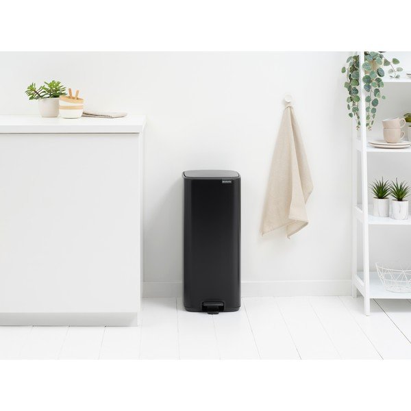 Матово черно стоманено кошче за боклук с педал 30 l Bo – Brabantia-image-1