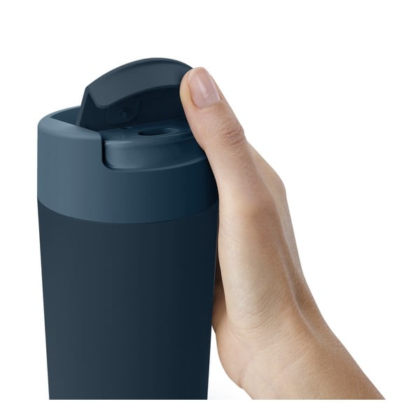 Тъмносиньо-антрацитна чаша за пътуване 450 ml Sipp - Joseph Joseph-image-1