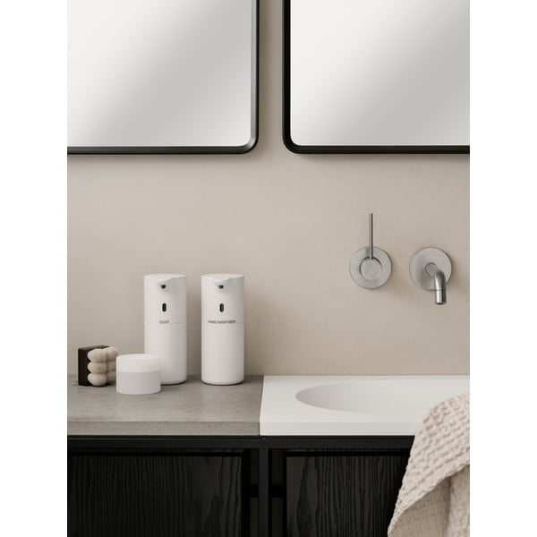 Бял автоматичен пластмасов диспенсър за сапун 260 ml Fineo - Blomus-image-2