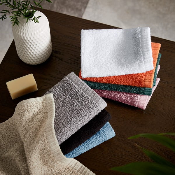 Сиви бързосъхнещи  памучни кърпи в комплект от 4 бр. 30x30 cm Quick Dry – Catherine Lansfield-image-3