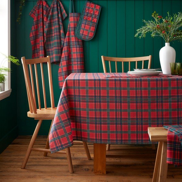 Памучна покривка за маса с коледен мотив 178x137 cm Christmas Tartan Check – Catherine Lansfield-image-2