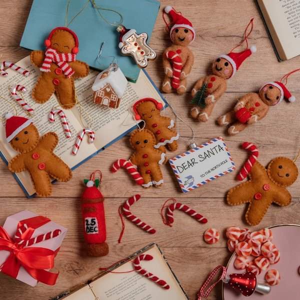 Текстилни ръчна изработени Коледни украси в комплект 2 бр. 6,5 cm Gingerbread Couple – Sass & Belle-image-1