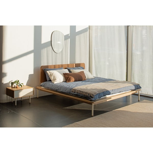 Тапицирано двойно легло от дъбова дървесина с решетка в в кафяв/естествен цвят 160x200 cm Fina - Gazzda-image-1