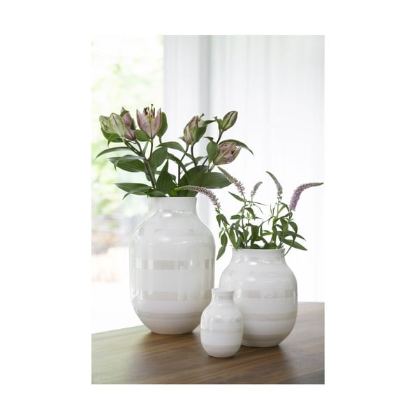 Ваза от бял фаянс, височина 12,5 cm Omaggio - Kähler Design-image-3