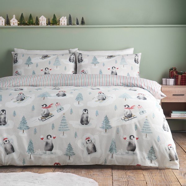 Единично  фланелено спално бельо в естествен цвят 135x200 cm Brushed Christmas Penguins – Catherine Lansfield