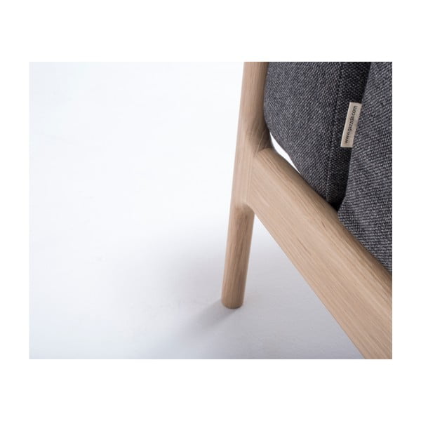 Фотьойл от дъбово дърво с тъмносива текстилна седалка Fawn - Gazzda-image-4