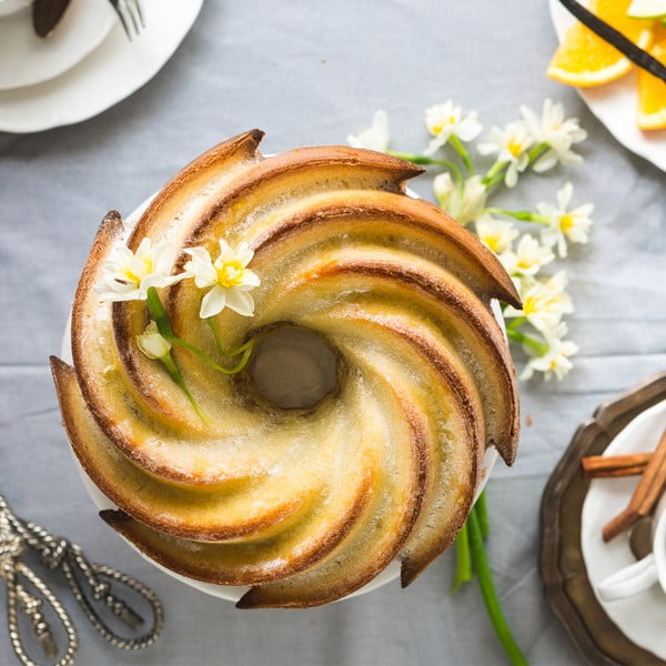 Кафява силиконова форма за торта "Цвете", ø 23,5 cm - Orion-image-2