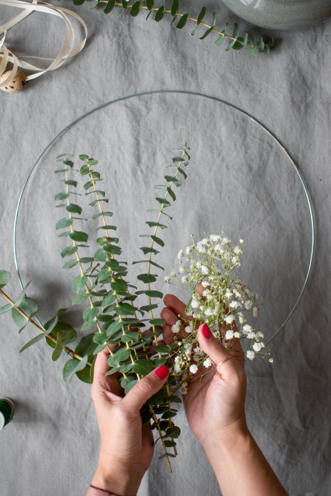 Необходими материали за венец от евкалипт.