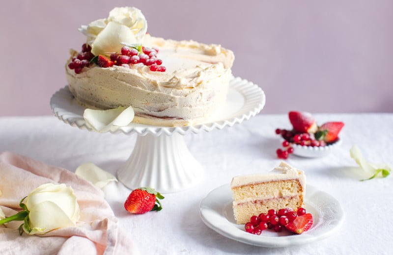 Ягодова торта за Свети Валентин: рецепта и съвети за декорация