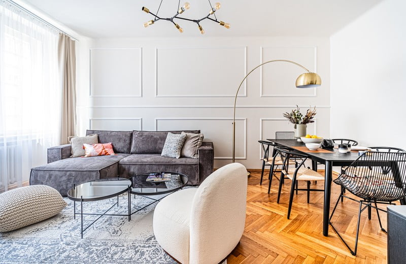 Преобразяване на апартамент в еклектичен стил, съчетаващ модерност и традиция